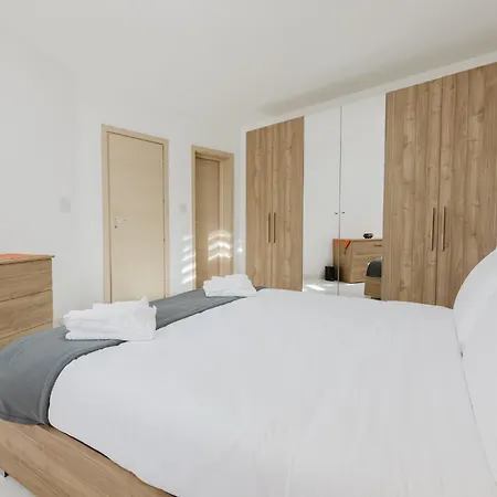Cityscape 3bed Close To Centre By Homely Apartamento